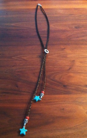 Lange gevlochten ketting